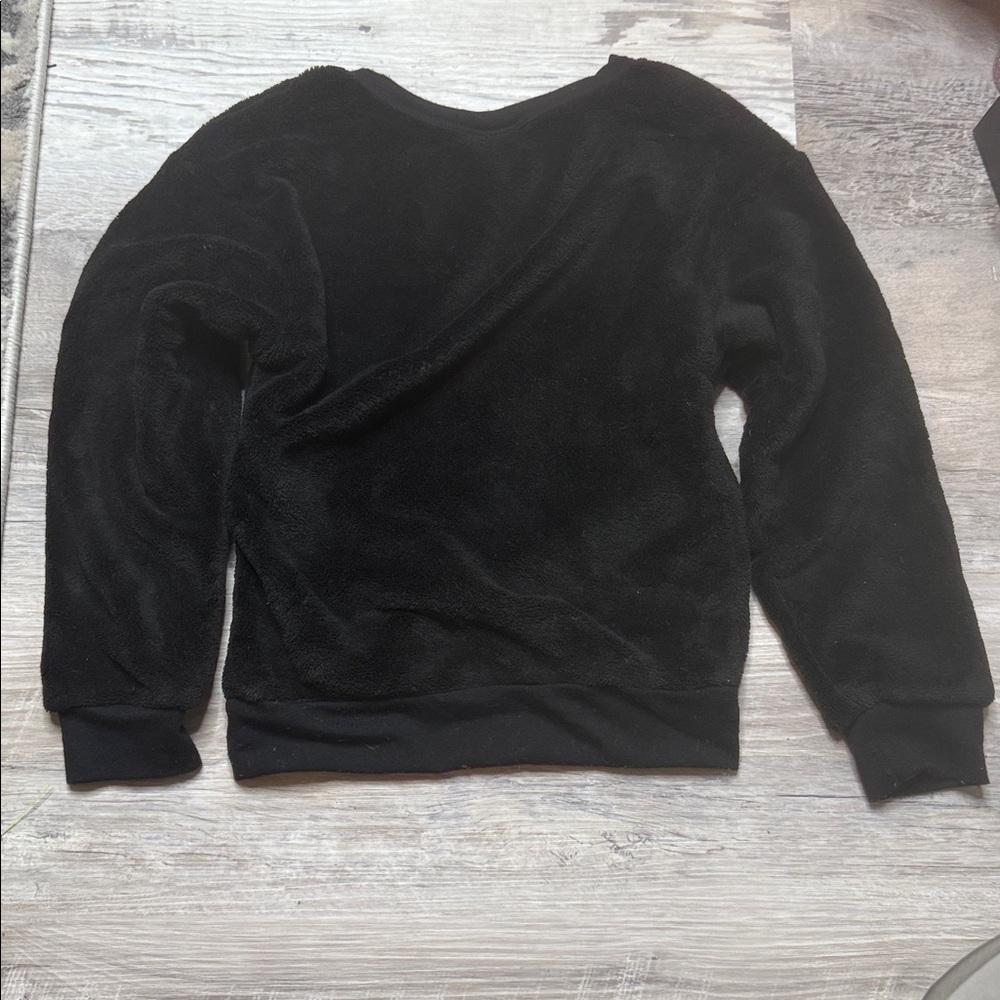 Little Girl Grinch Sweatshirt Size XS (4-5) - Picture 3 of 5